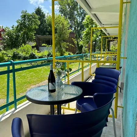 Hotel Lelle Club *